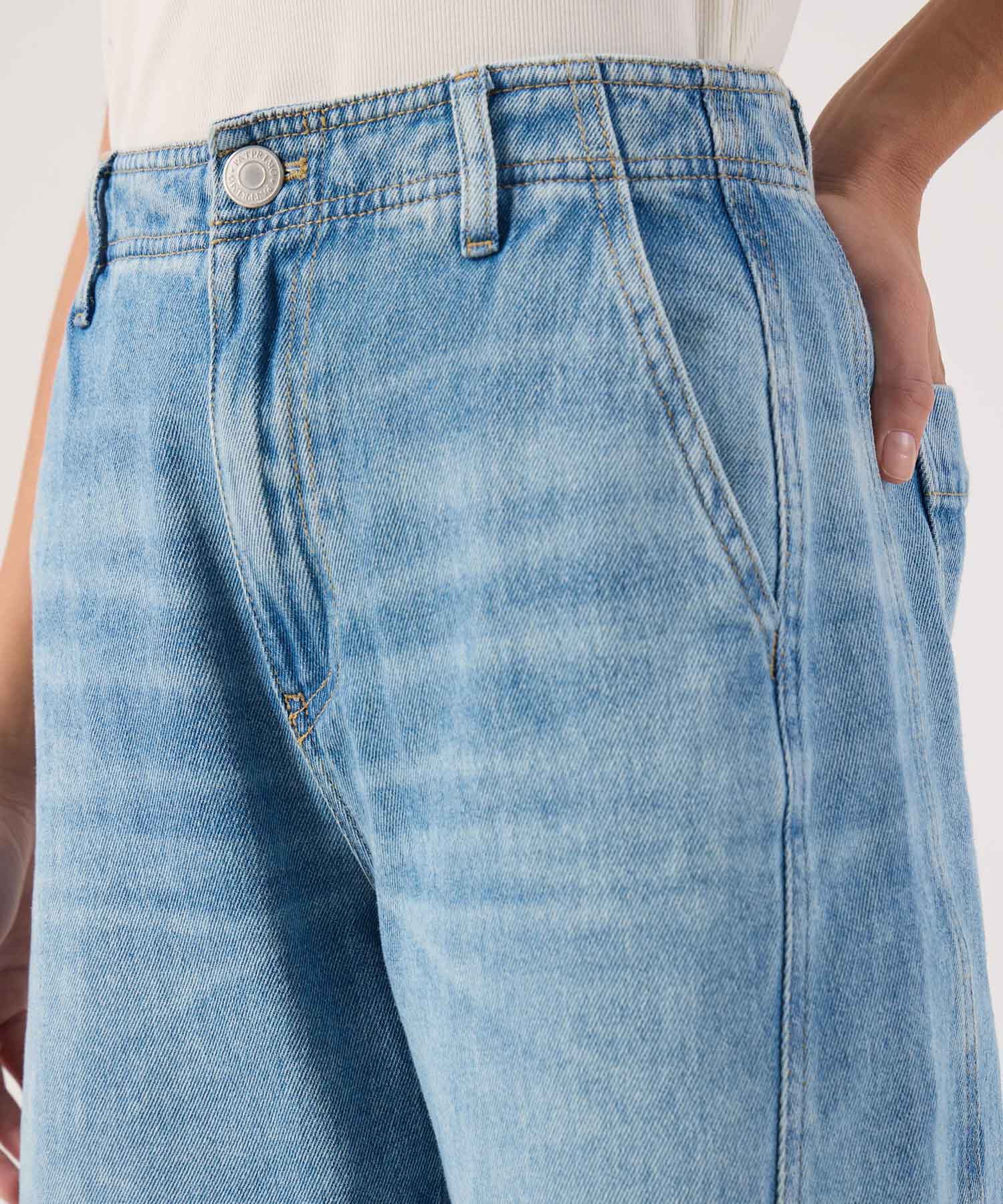 Jean wide leg con desgastes 