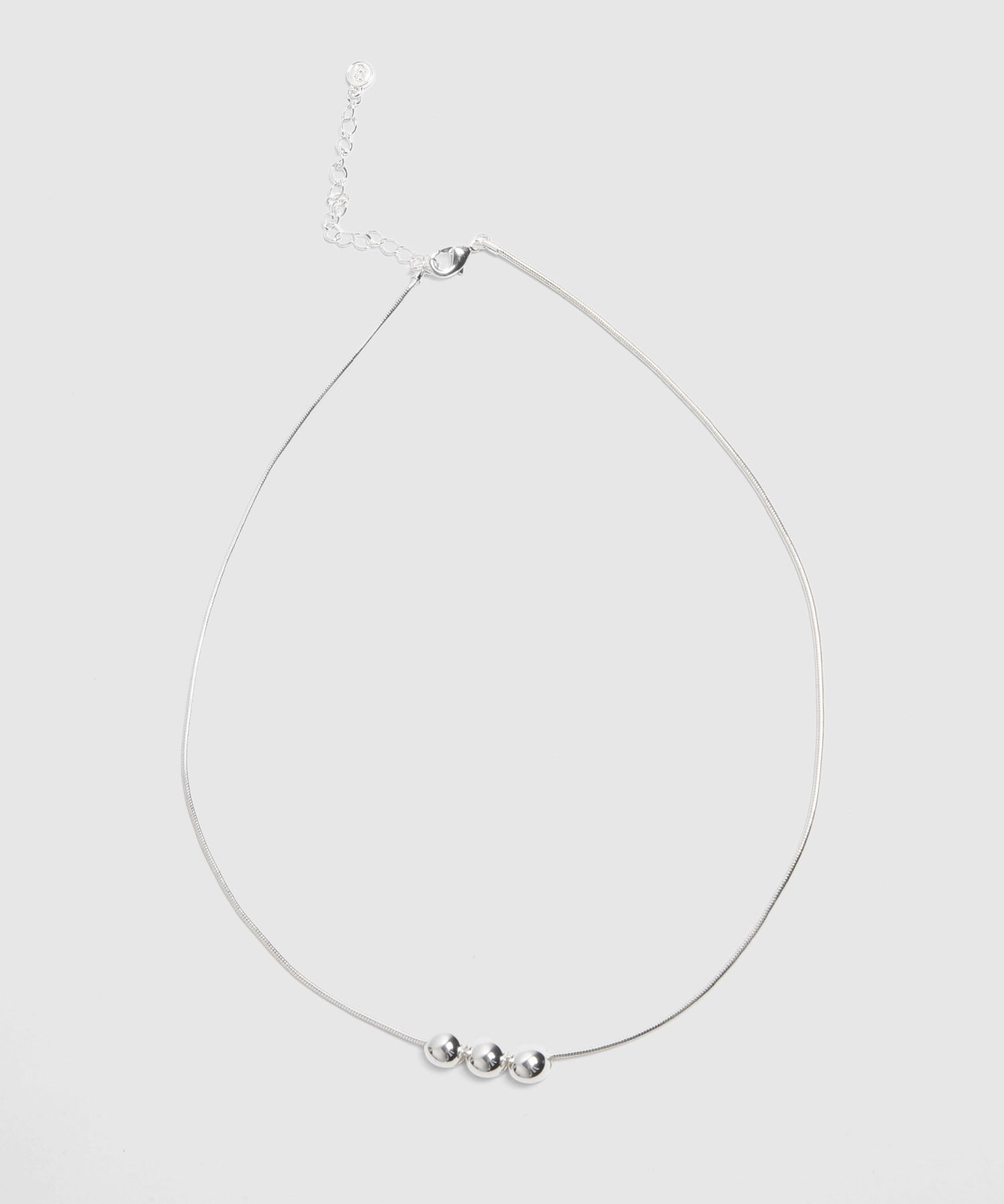 Collar Plateado Con Esferas Met&aacute;licas 