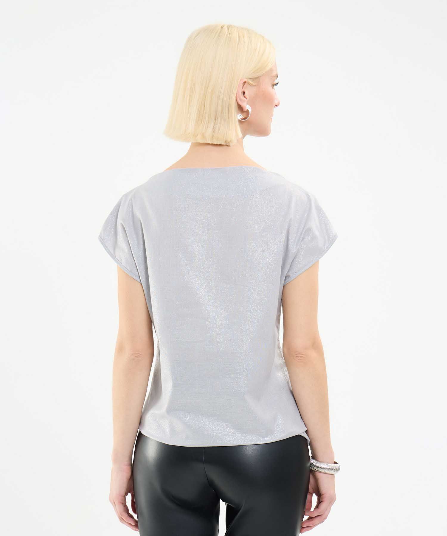Blusa con Foil Plateado