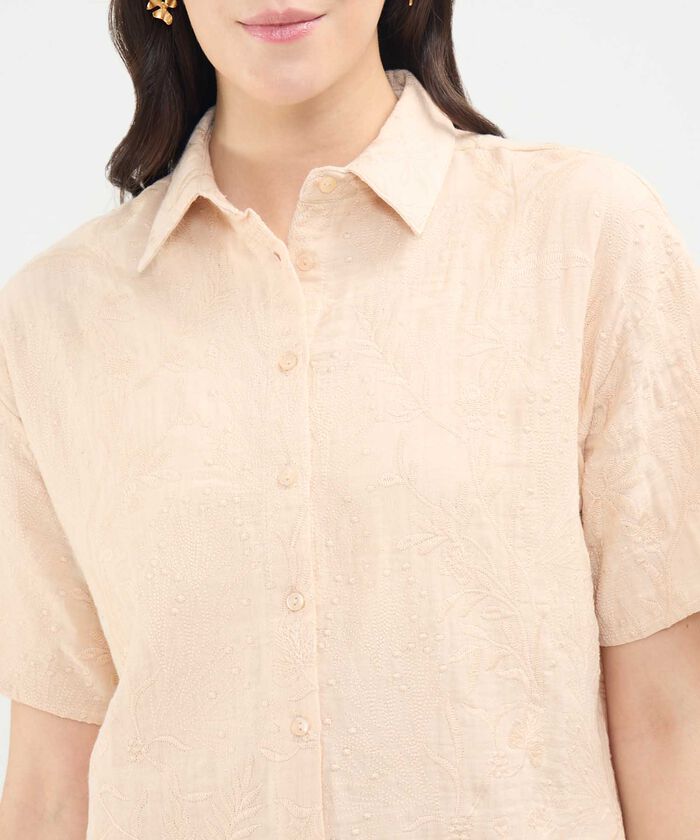 Camisa con Bordado