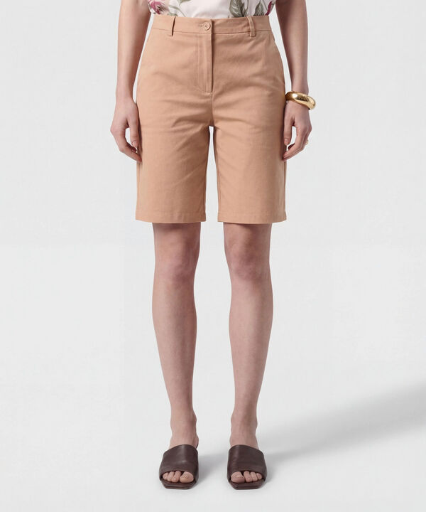 Bermuda Chino De Corte Recto Para Mujer image number null