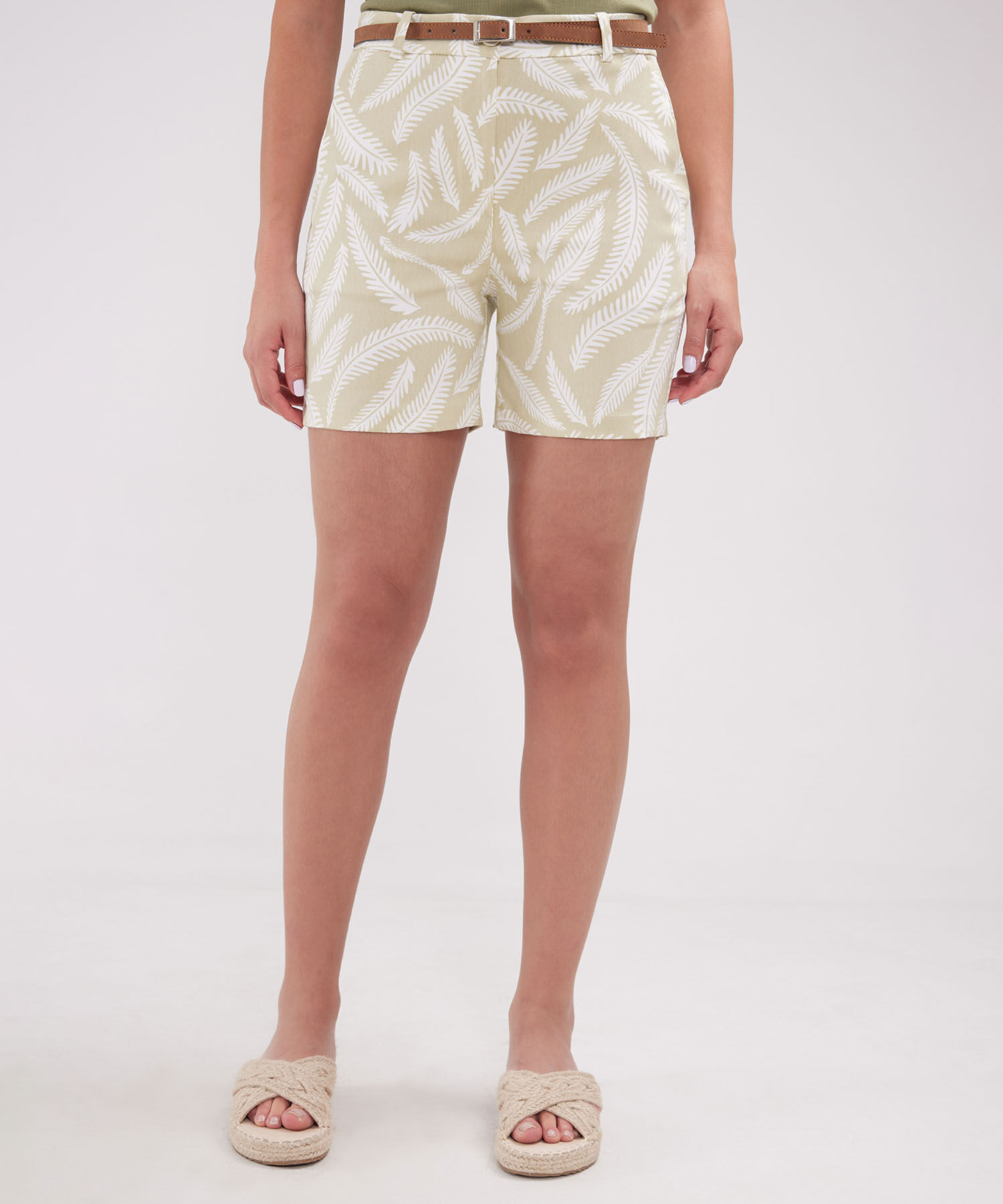 Bermuda Corta Estampada  Con Cinturon